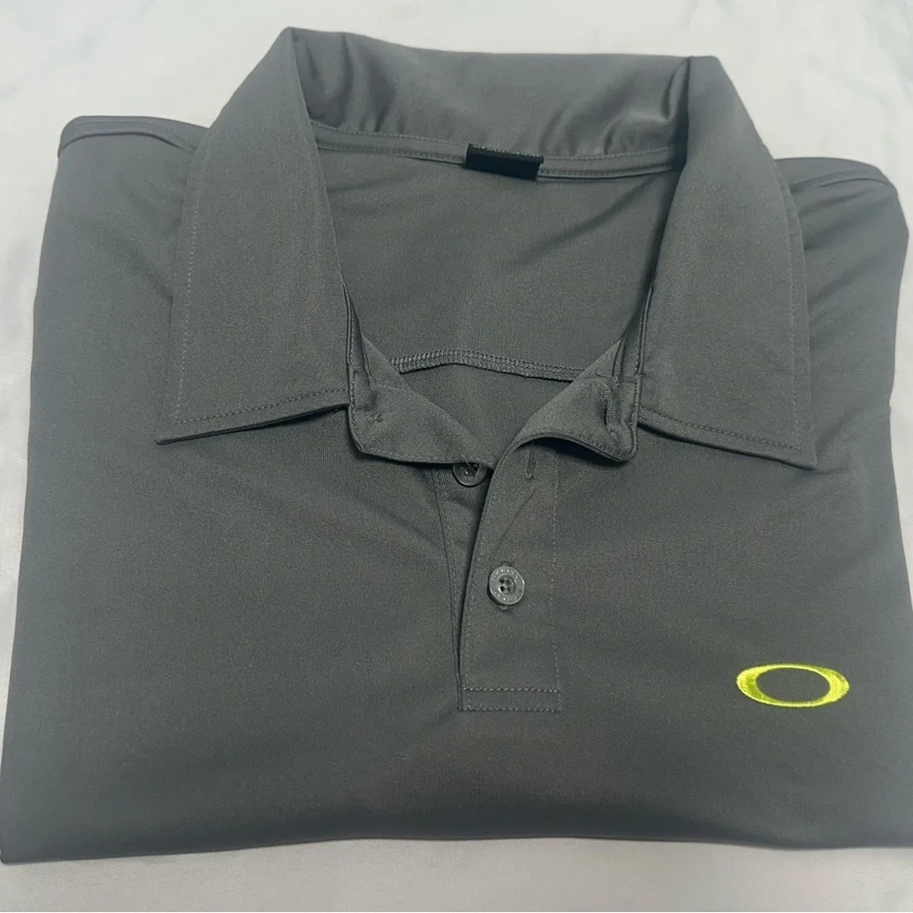 Oakley Men's Polo Shirt in Gray with Yellow Logo - Picture 11 of 11